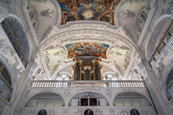 Organ loft