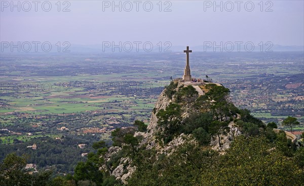 View from Puig de Sant Salvador onto Creu d'es Picot