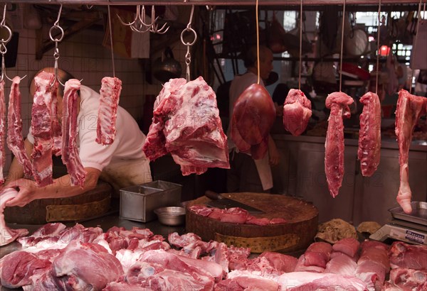 Sale of meat on the red market