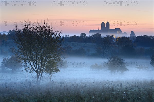 Castle hill with collegiate church of St. Servatius at sunrise