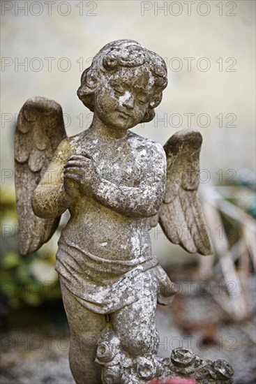 Angel figure