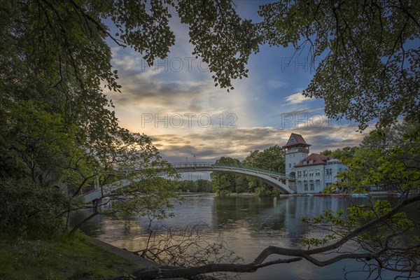 Abteibrucke bridge and Insel der Jugend islet