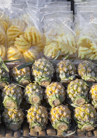 Baby queen pineapples
