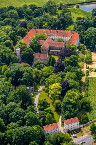 Schloss Cappenberg castle with collegiate church and castle hill