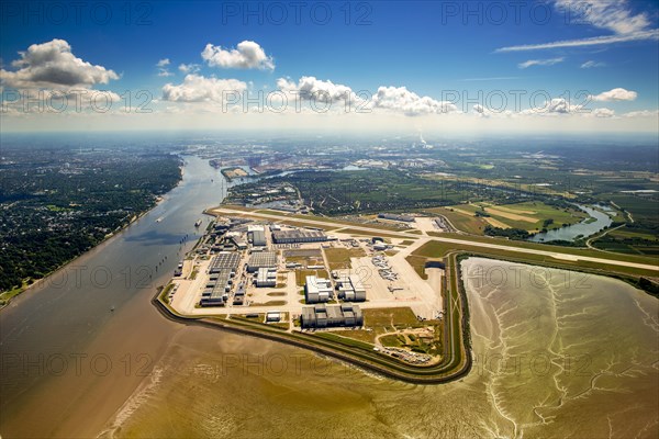 Runway and production halls of the Airbus airport