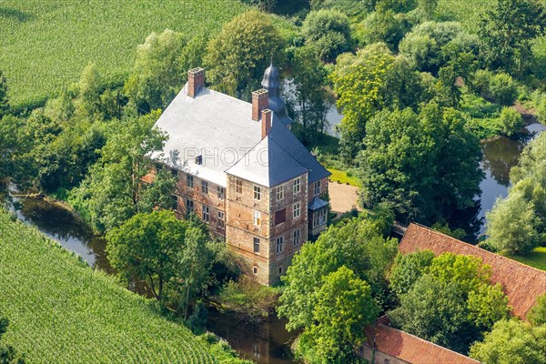 Moated castle Haus Nehlen