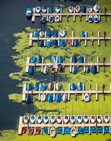 Jetty for sailboats