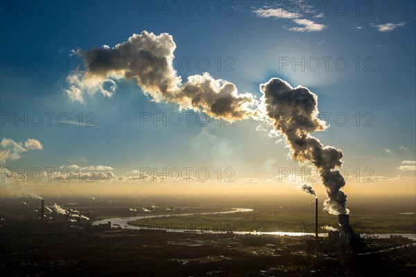 Coal plant Kraftwerk Duisburg-Walsum in front of the Rhine