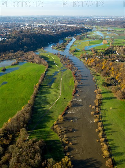 Flooded groynes between Stiepel and Hattingen-Blankenstein