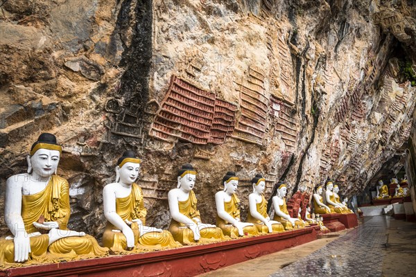 Seated Buddha statues