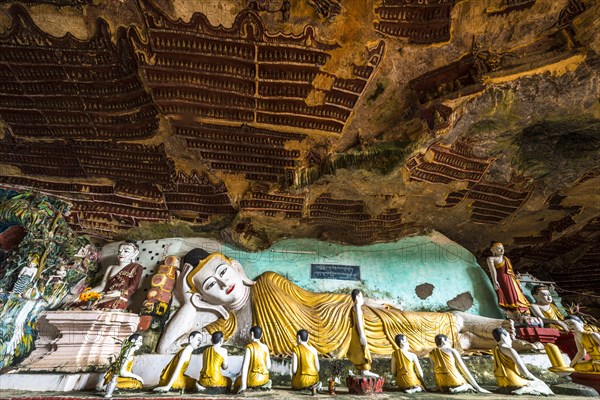 Seated and Reclining Buddha statues