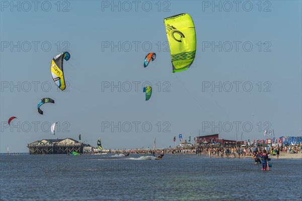 Kitesurfers