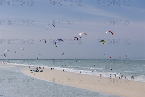 Kitesurfers