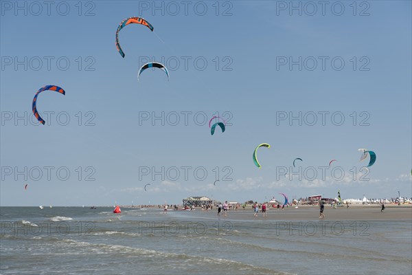 Kitesurfers
