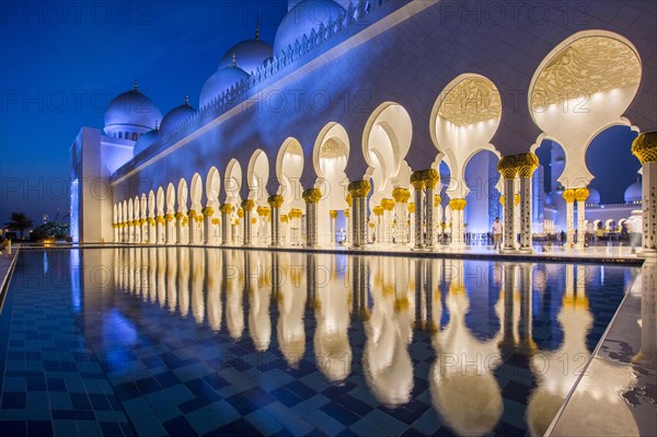 Arcades in the Sheikh Zayed Mosque