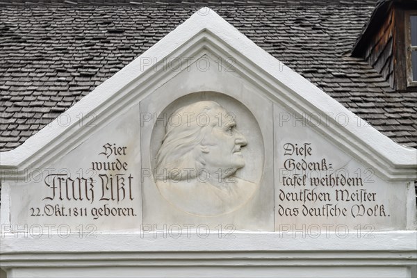 Franz Liszt relief above the entrance to the Liszt Museum