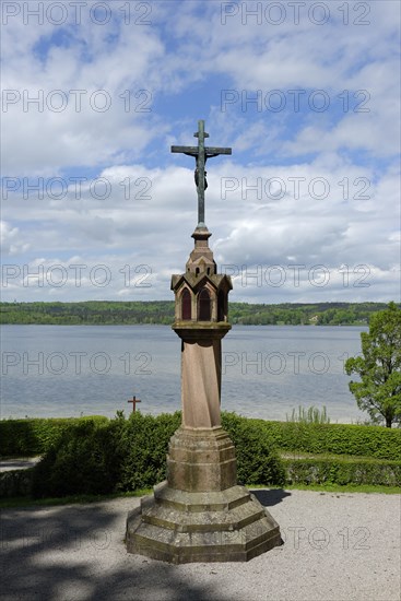 Memorial column for King Ludwig II. at the votive chapel