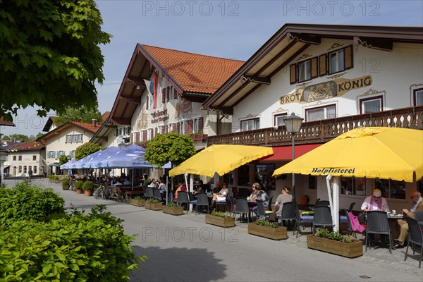 Marketplace with restaurants