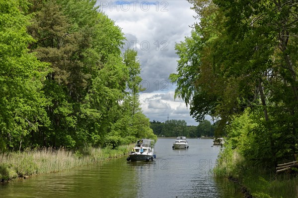 Houseboats in the Repent canal