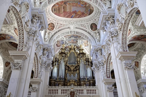 Organ in the Cathedral of St. Stephen