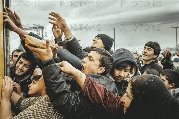 Distribution of food by Greek volunteers