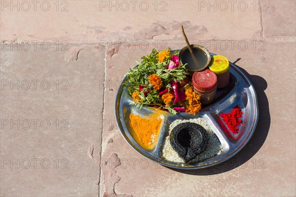 A plate full of colour powder