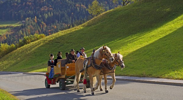 Leonhardiritt procession