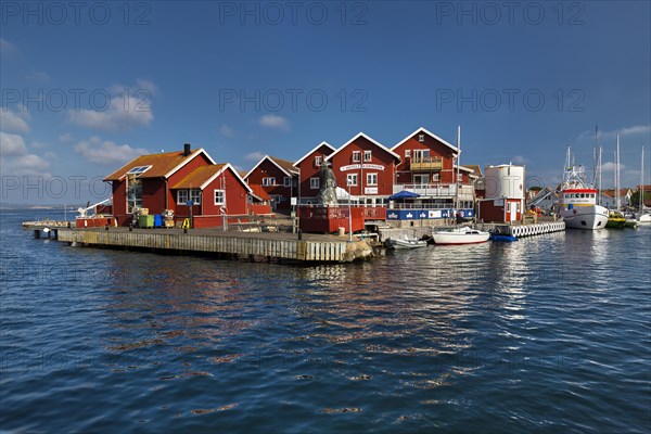 Harbour of Karingon island