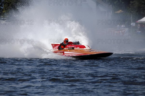 Hydroplane racing on the Saint Lawrence River