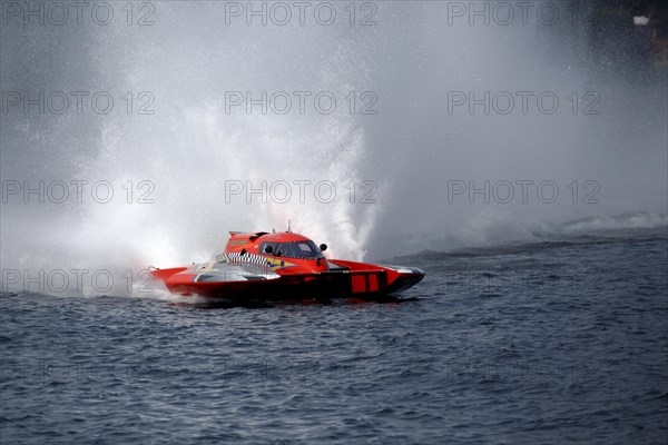 Hydroplane racing on the Saint Lawrence River