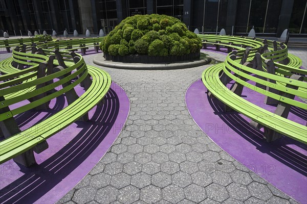 Curved bench in front of the US Citizenship and Immigration Services building