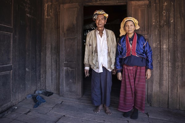 Man and woman from Palaung tribe
