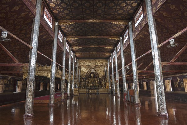 Prayer hall at Wat Jong Kham