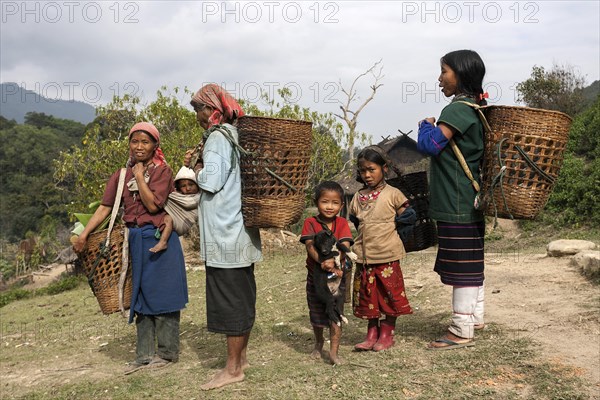 Local women and children from the tribe of the Loi