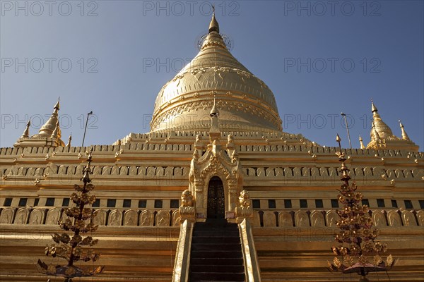 Golden stupa of Shwezigon Pagoda