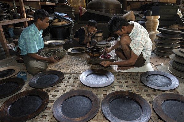 Manufacture of lacquerware