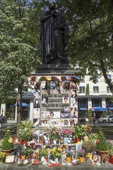 Memorial to Michael Jackson at the monument of Orlando di Lasso