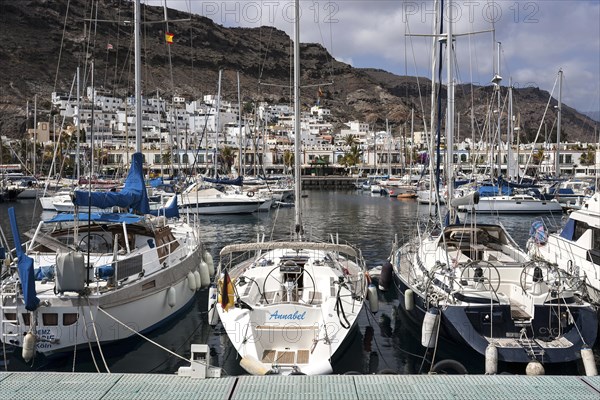 Sailing yachts in the marina