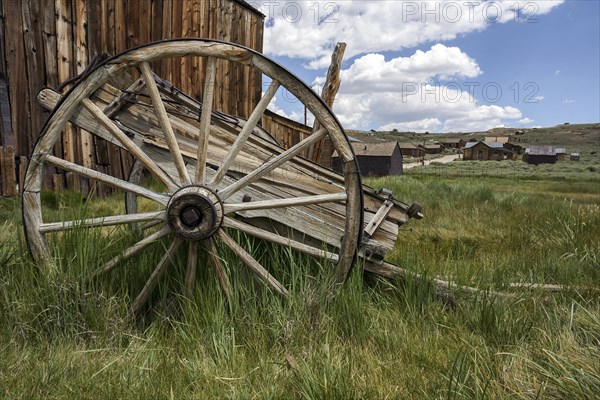 Old wooden wheel