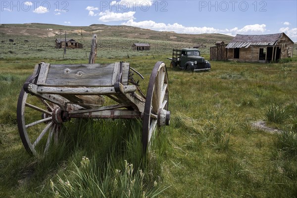 Old wooden cart