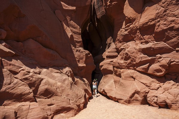 Southern entrance to Upper Antelope Canyon