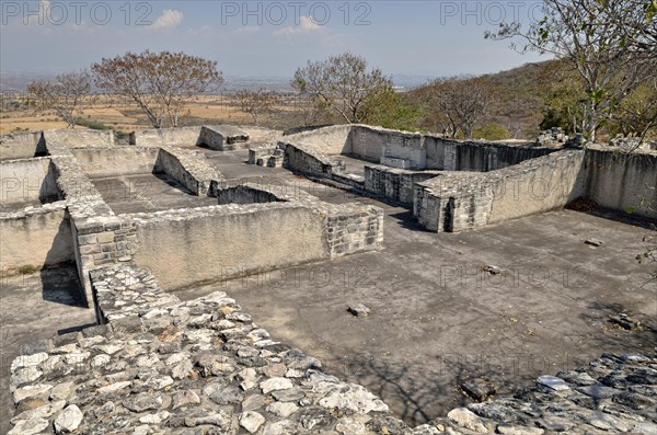 Remains of chamber walls