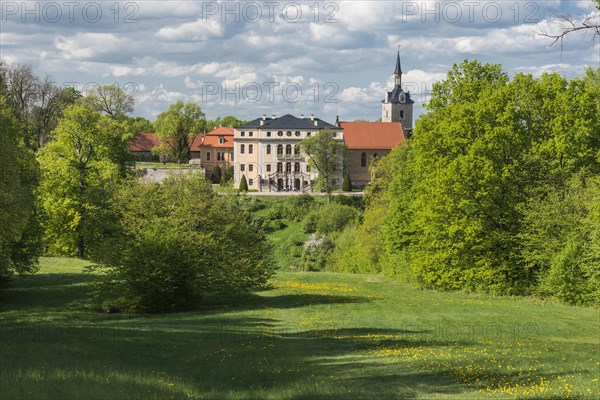 Castle and Country Park Ettersburg