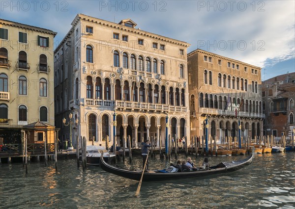 City Council in the Palazzo Loredan and Palazzo Farsetti