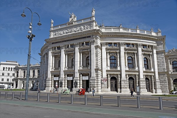 Hofburgtheater an Wiener Ringstrasse