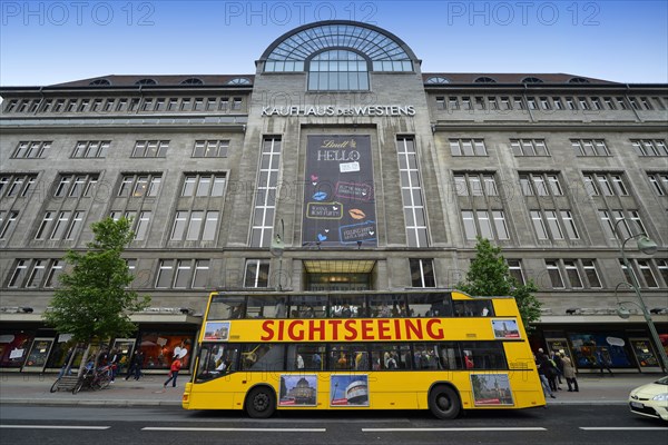 Sightseeing bus in front of the shopping center KaDeWe