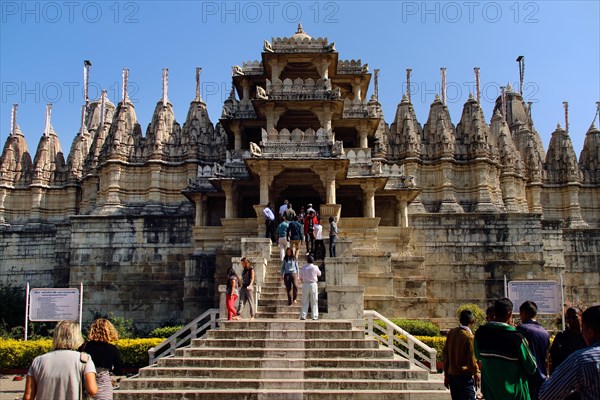 Entrance to Seth Anandji Kalayanji Pedhi