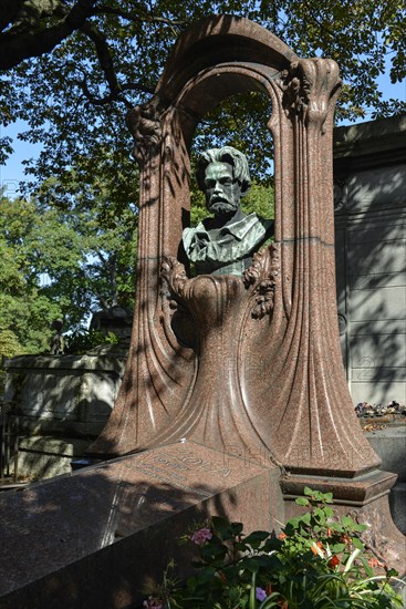 Emile Zola's grave