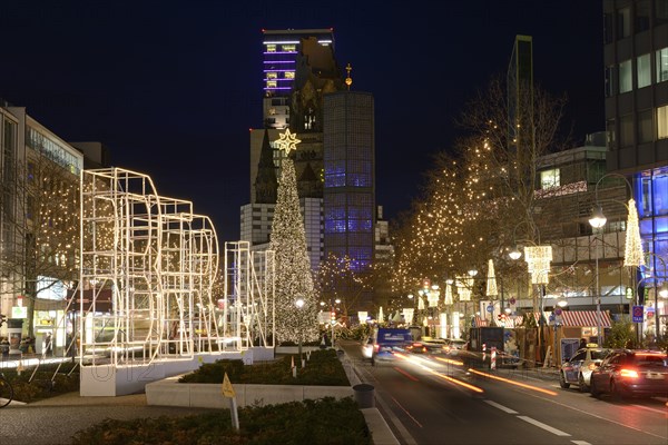 Memorial church and Waldorf Astoria Hotel with Christmas lights