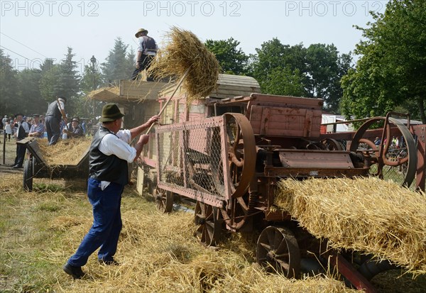 Work at an old thresher